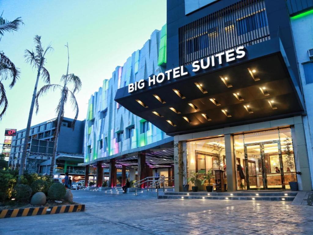 Big Hotel Suites Mandaue Eksteriør billede