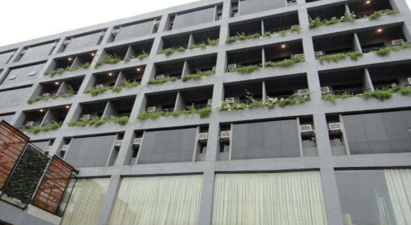 Big Hotel Suites Mandaue Eksteriør billede