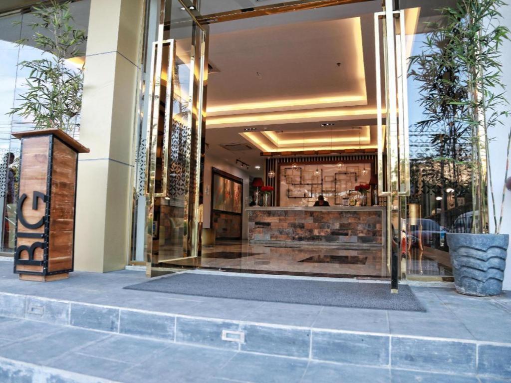 Big Hotel Suites Mandaue Eksteriør billede