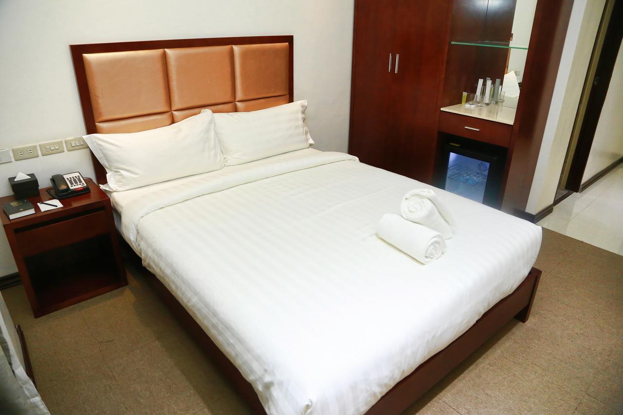 Big Hotel Suites Mandaue Eksteriør billede