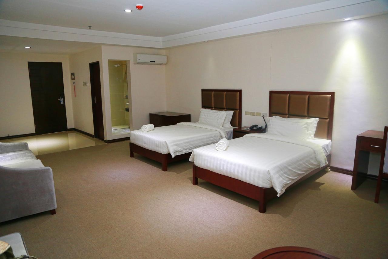 Big Hotel Suites Mandaue Eksteriør billede
